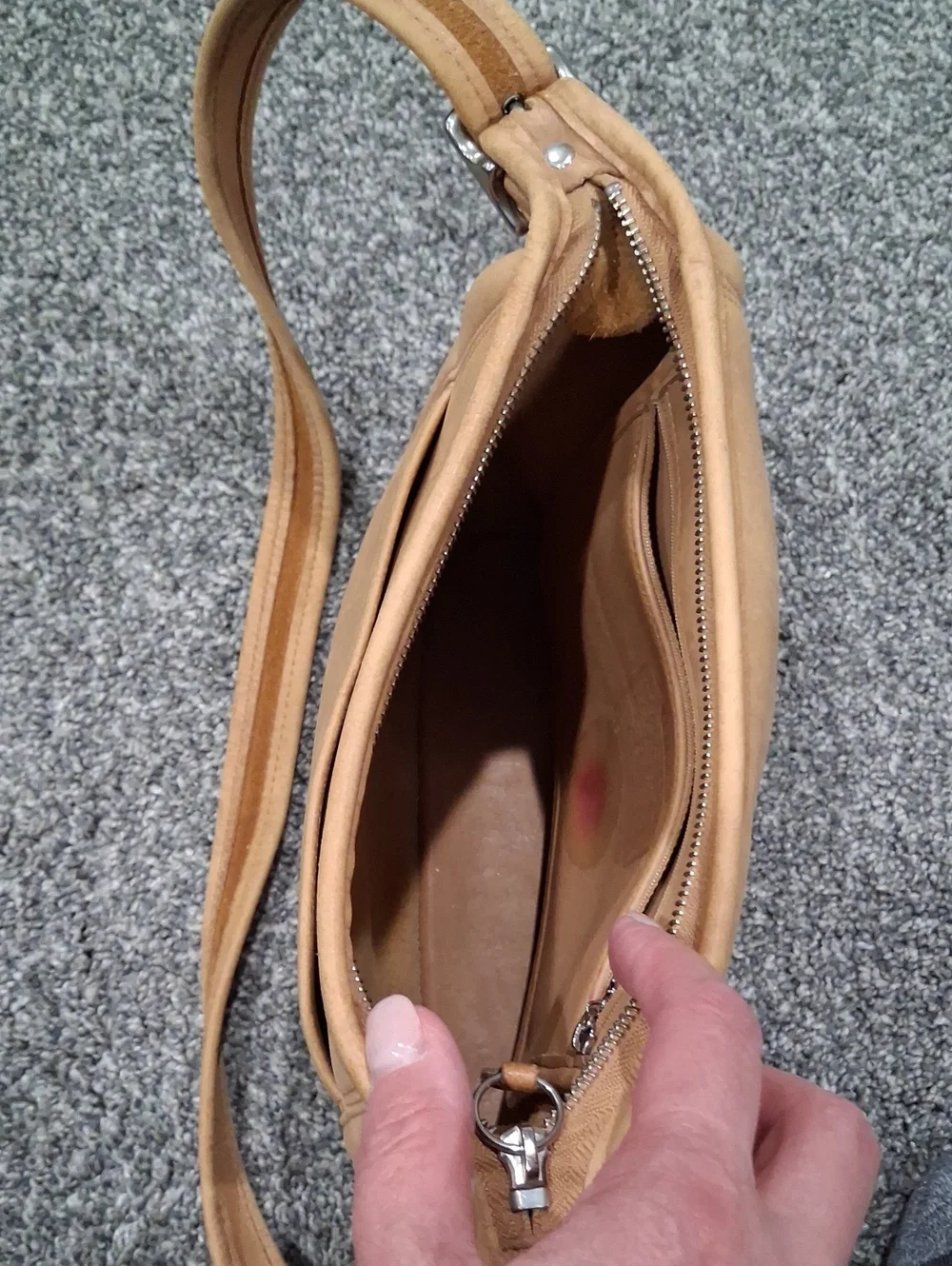 Vintage Coach 9816 Glove Tanned Slim Duffle Sac Crossbody Bag Carmel/tan Leather